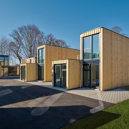 Modern Ausgebauter Ueberseecontainer Als Tiny House Wertheim Bagian luar foto
