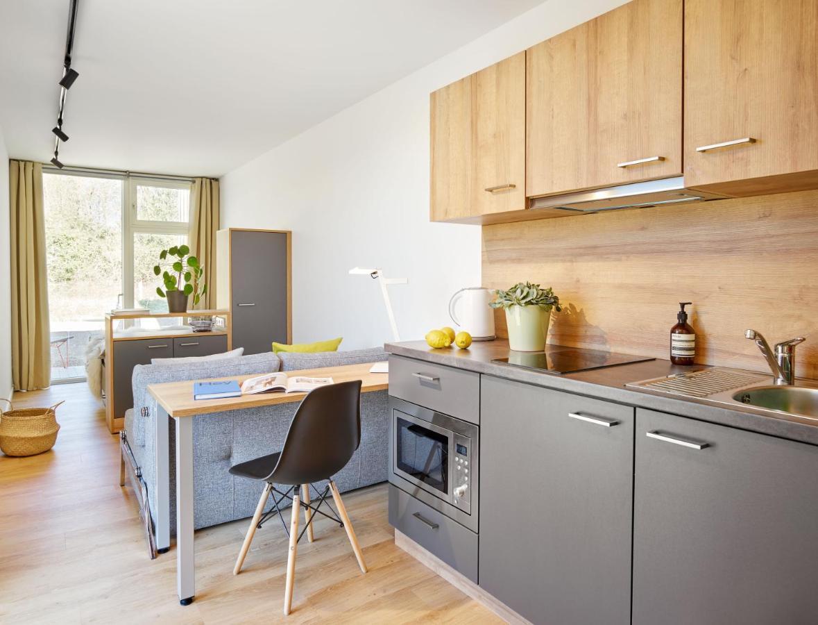 Modern Ausgebauter Ueberseecontainer Als Tiny House Wertheim Bagian luar foto